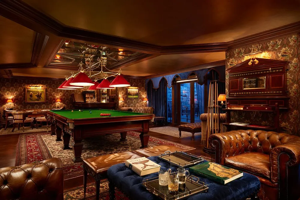 Private Gaming Salons